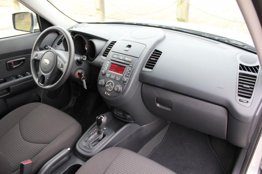  Kia Soul Base 1.6L Eco 2012 года  (фото 33 из 50)